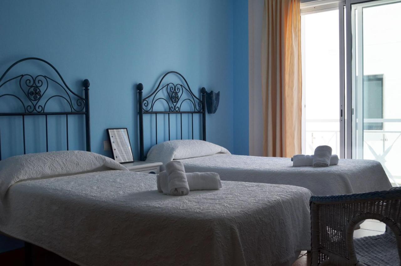 Отель Hostal Dona Antonia Пунта-Умбрия Экстерьер фото